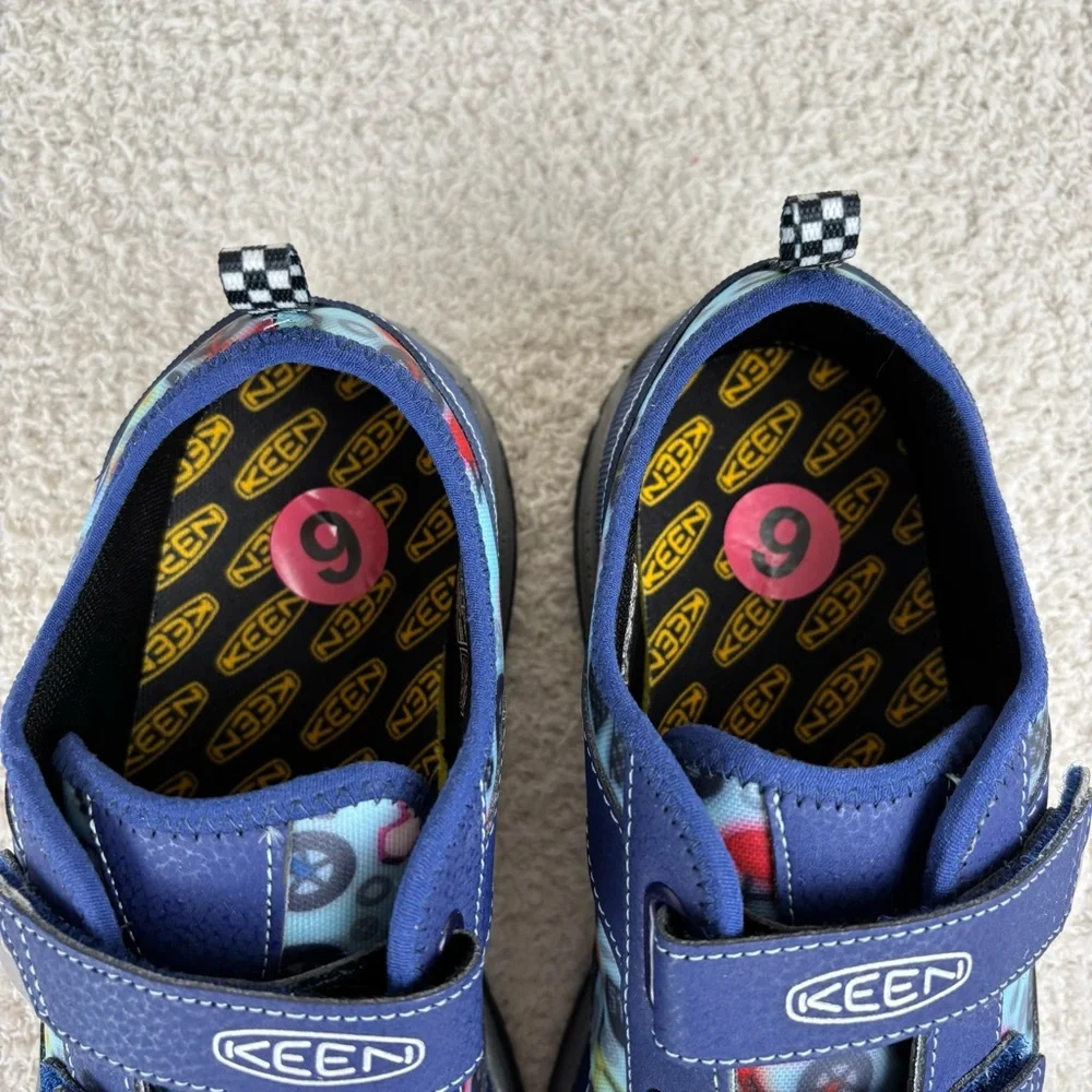 Keen Shoes Boys 6 Blue Speed Hound‎ Non Marking Treaded Hook Loop Bicycle Sports